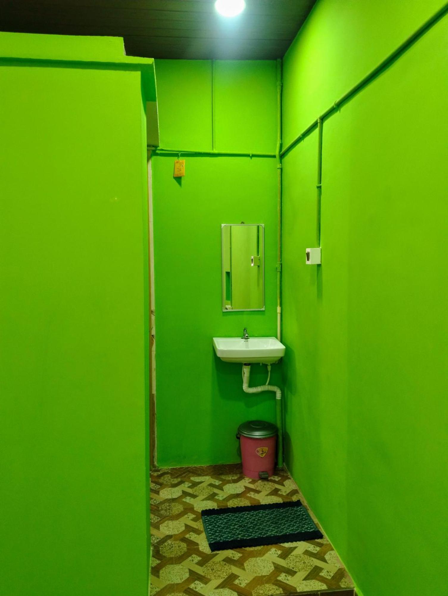 Funky Monkey Home Stay Hampi Bagian luar foto